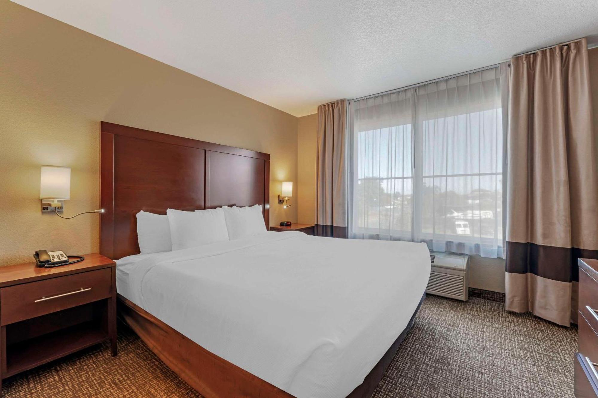 Comfort Inn Lathrop Stockton Airport Экстерьер фото